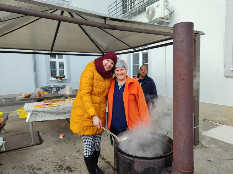 Vianočná kapustnica a vystúpenie predškolákov z MŠ Báhoň | obrázok č.: 3 