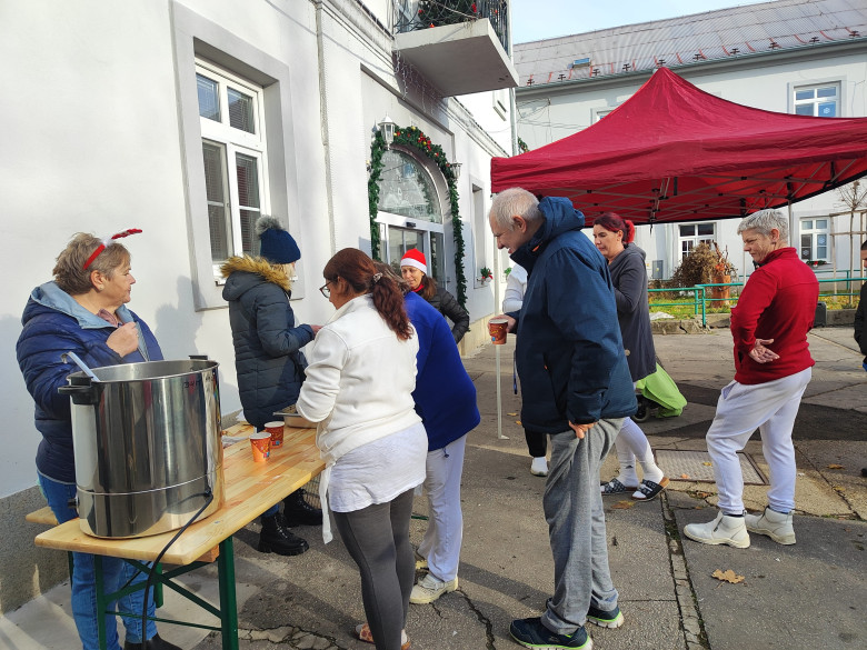 Vianočná kapustnica a vystúpenie predškolákov z MŠ Báhoň | obrázok č.: 36 